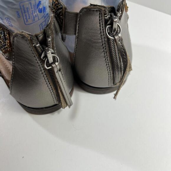 Minnetonka Sandals Womans 9 Beaded Flats Leather Brown Ankle Thong Bohemian - Picture 3 of 9